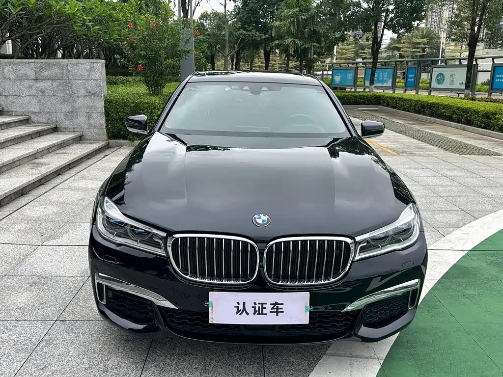 BMW 7 Series 2018 — фото 2