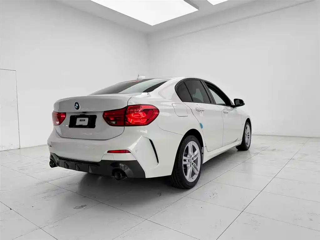 BMW 1 Series 2021 — фото 8