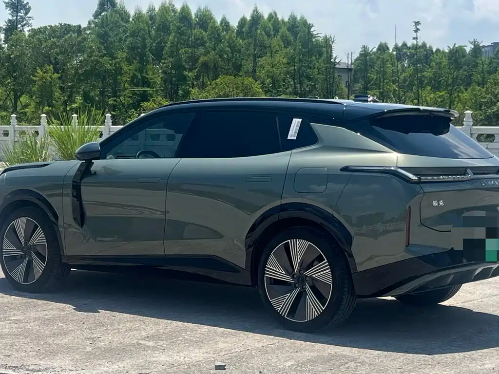 Lynk & Co 08 EM-P 2024