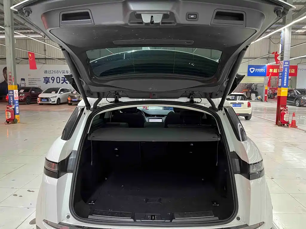 Land Rover Evoque 2021 — фото 12
