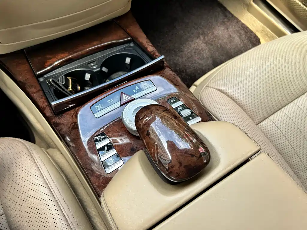 Mercedes-Benz S-Class 2011 — фото 16