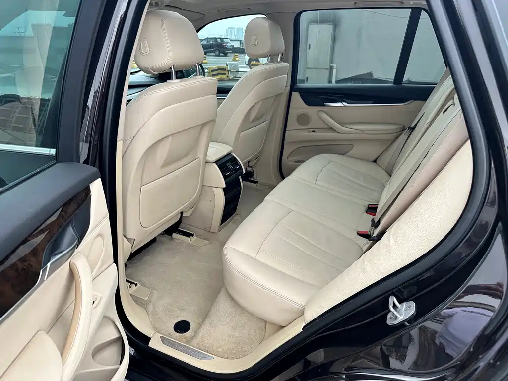 BMW X5 2015 — фото 11