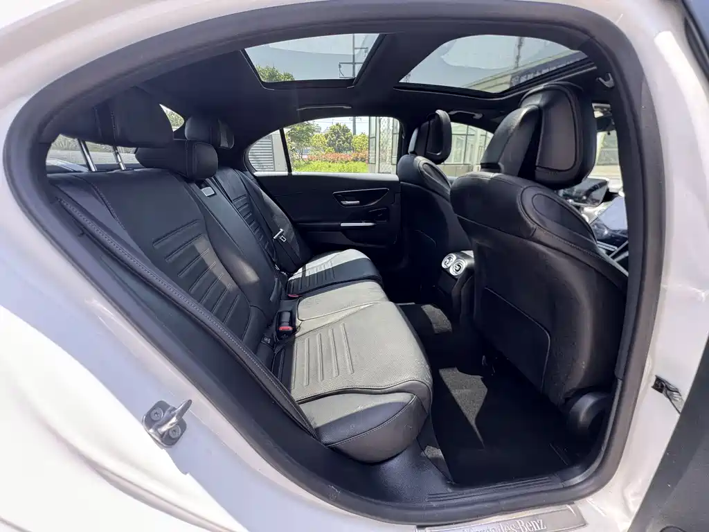 Mercedes-Benz C-Class 2024