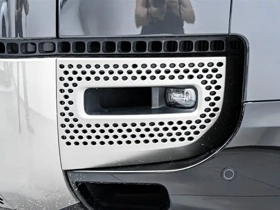 Land Rover Defender 2024 — фото 9