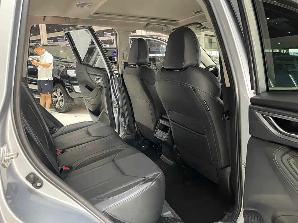 Subaru Forester 2019 — фото 10