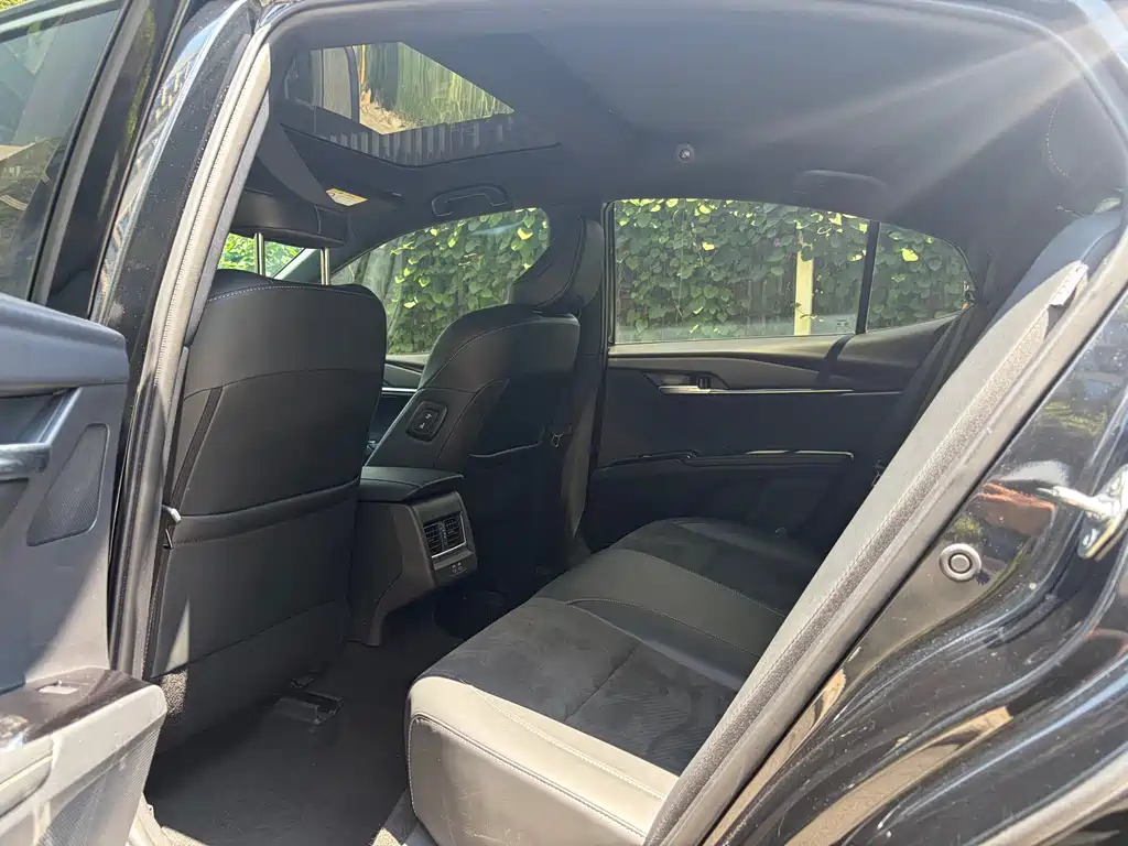 Toyota Camry 2025 — фото 15