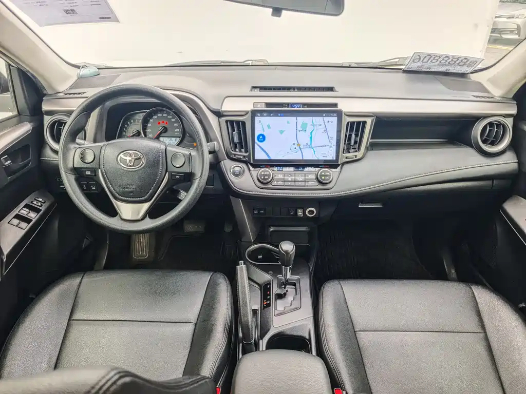 Toyota RAV4 2019 — фото 13