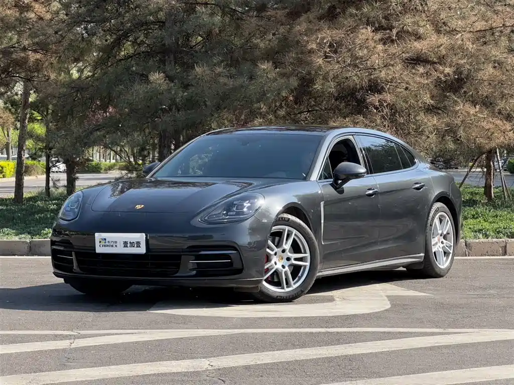 Porsche Panamera 2018 — фото 1