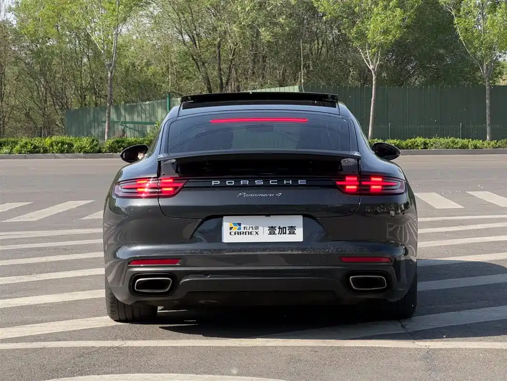 Porsche Panamera 2018 — фото 17
