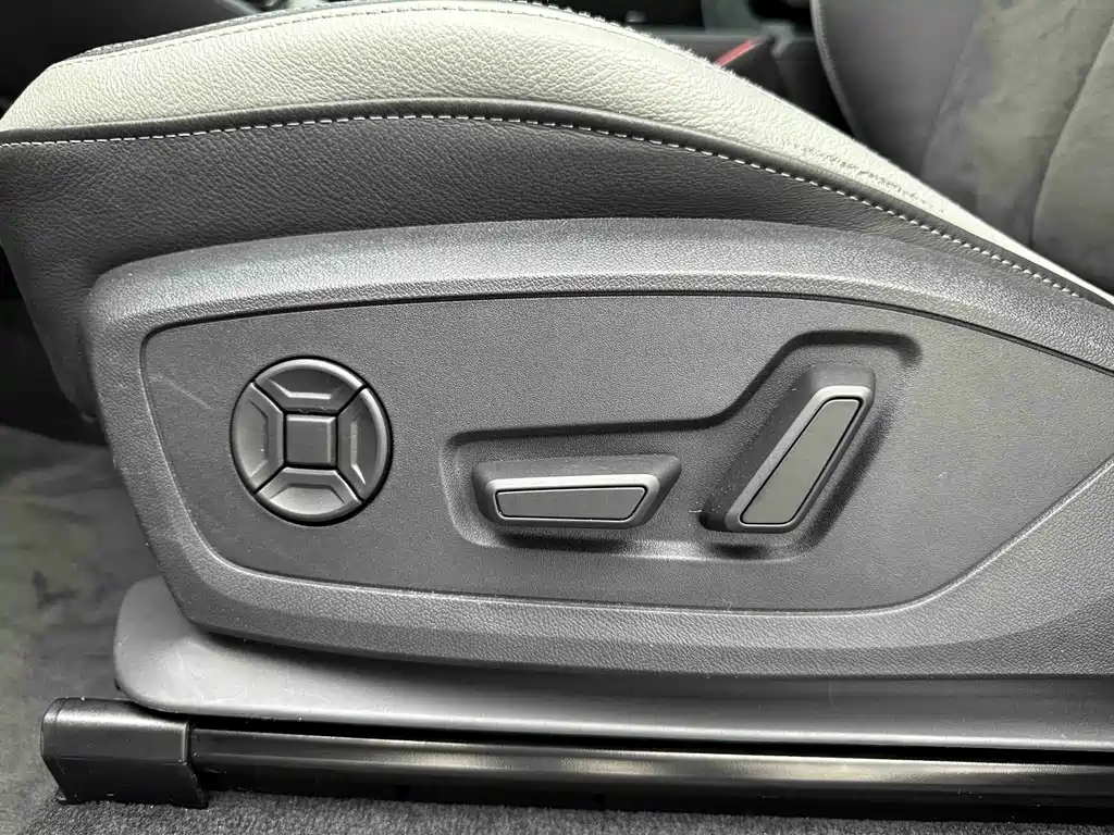 Audi Q3 2022 — фото 11