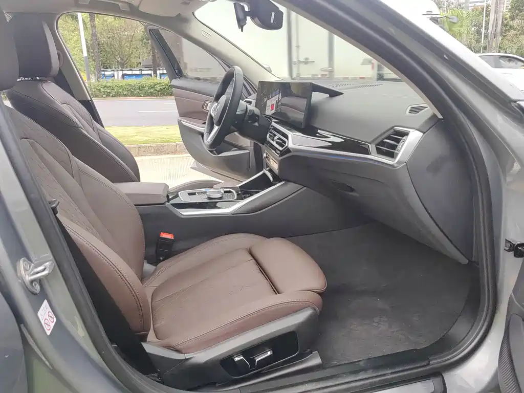 BMW i3 2024