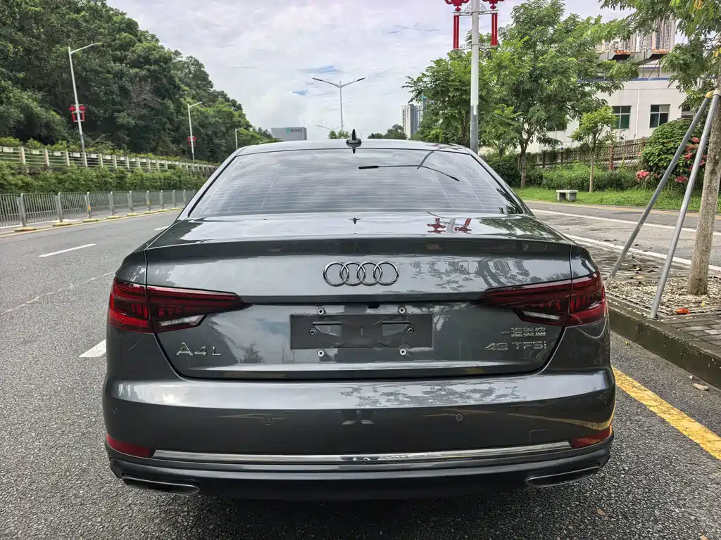 Audi A4L 2019
