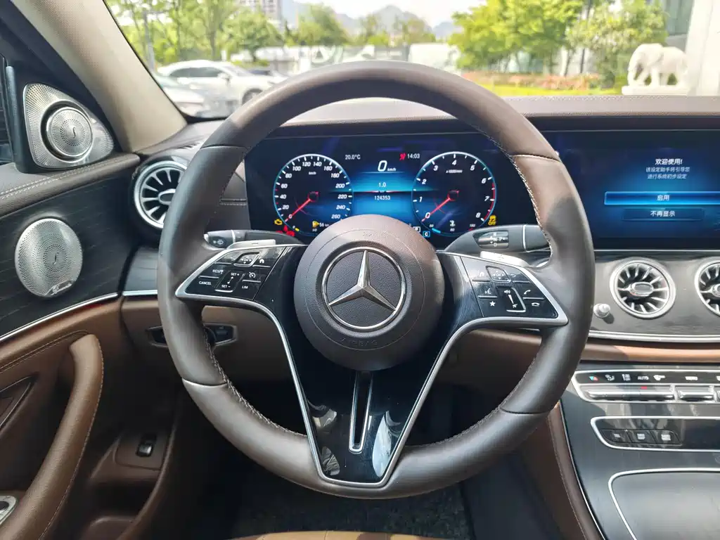 Mercedes-Benz E-Class 2021 — фото 20