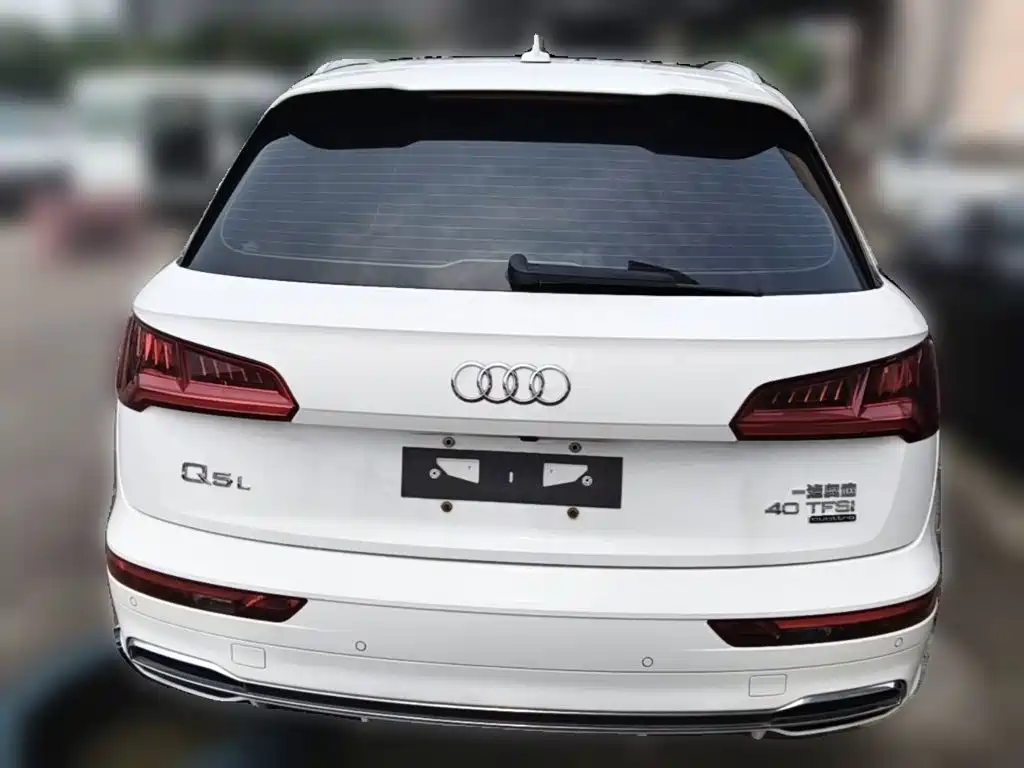 Audi Q5L 2021 — фото 10