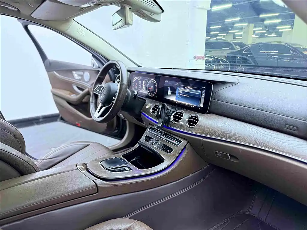Mercedes-Benz E-Class 2019 — фото 9