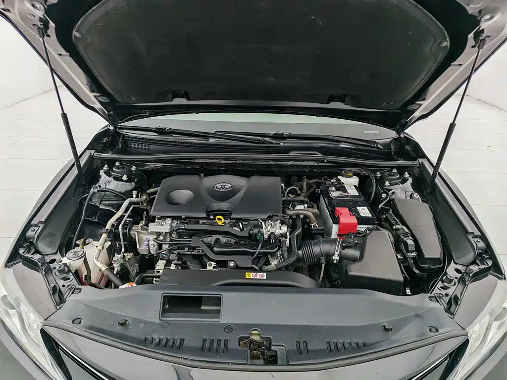 Toyota Camry 2022 — фото 12