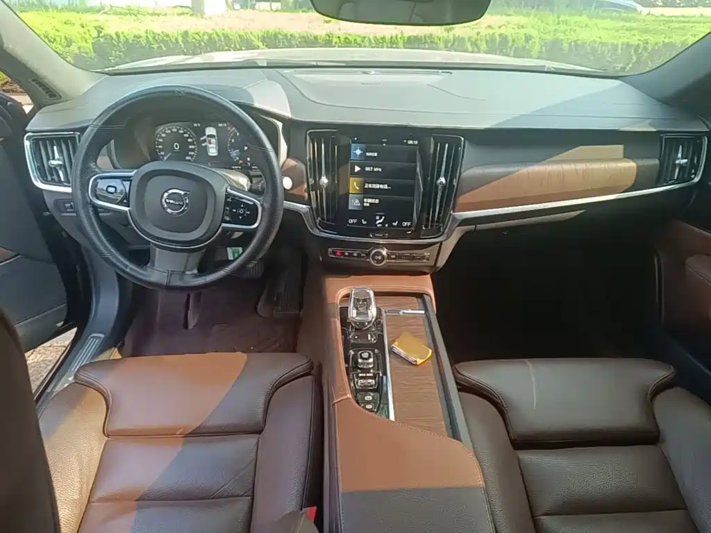 Volvo S90 2021 — фото 10