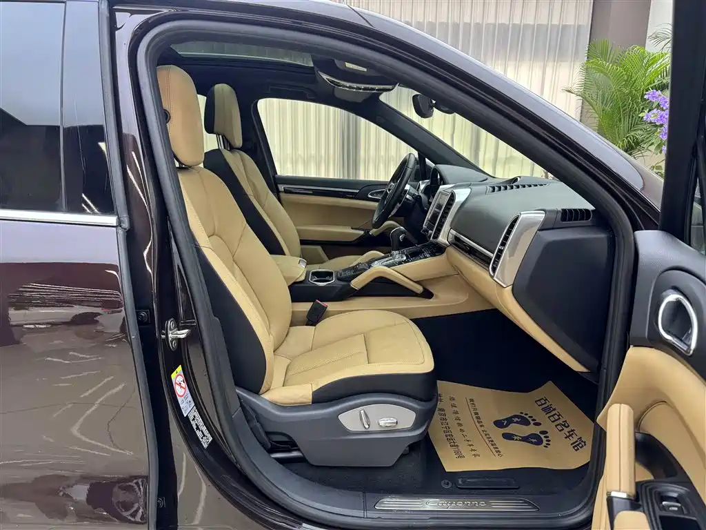 Porsche Cayenne 2017 — фото 12