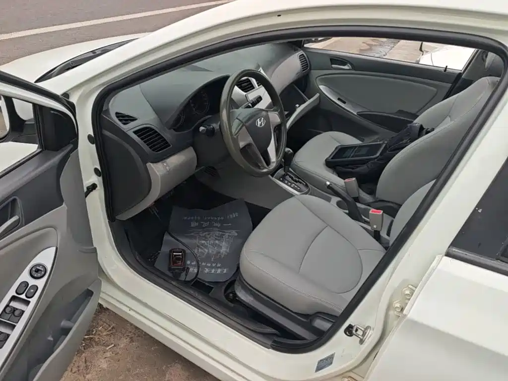 Hyundai Verna 2016 — фото 15