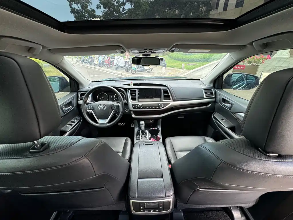 Toyota Highlander 2017 — фото 9