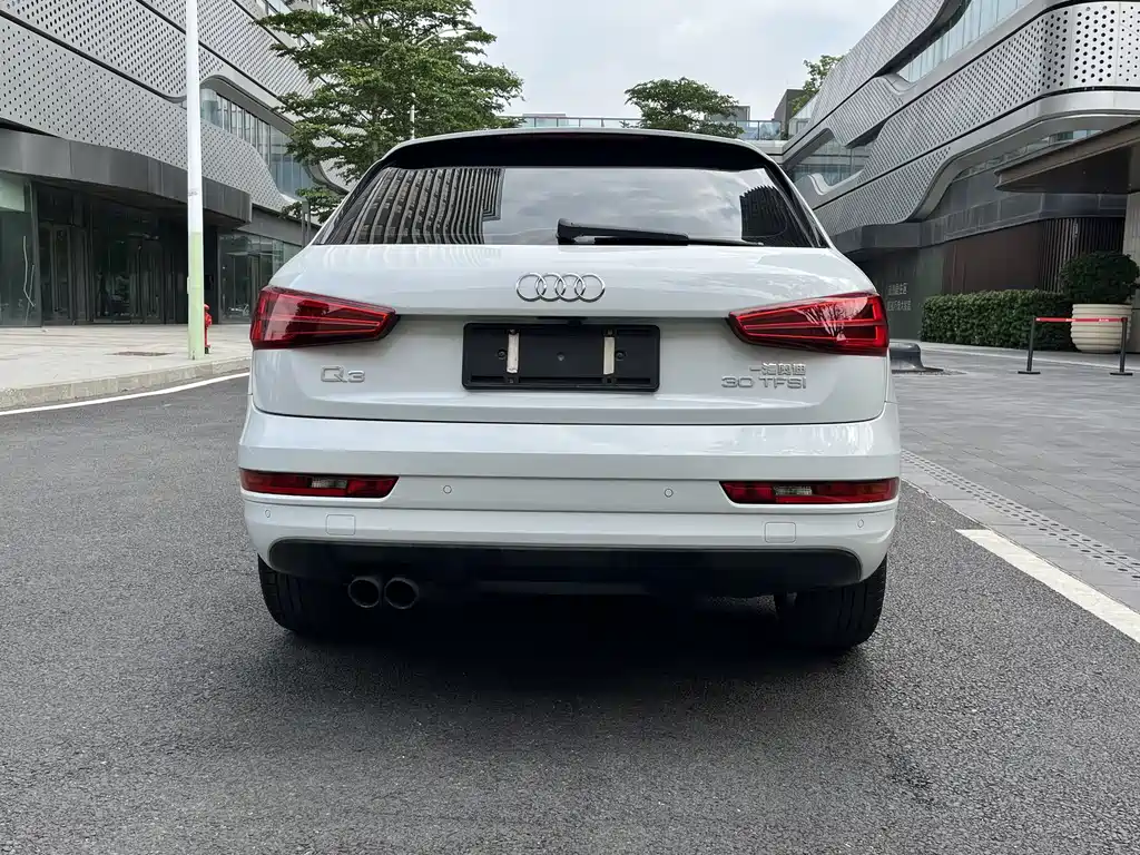 Audi Q3 2016 — фото 8