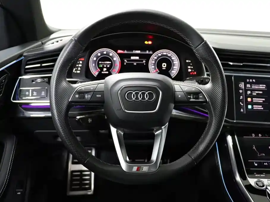 Audi Q8 2021 — фото 11
