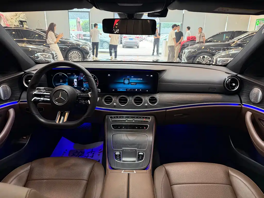 Mercedes-Benz E-Class 2020 — фото 16