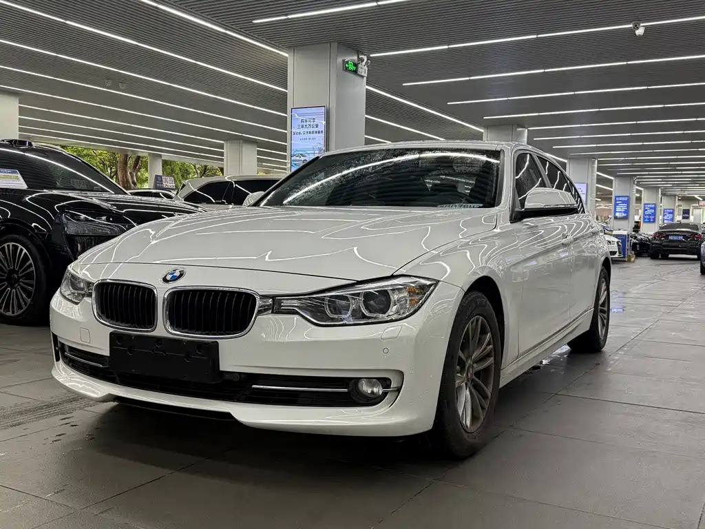 BMW 3 Series 2014 — фото 1