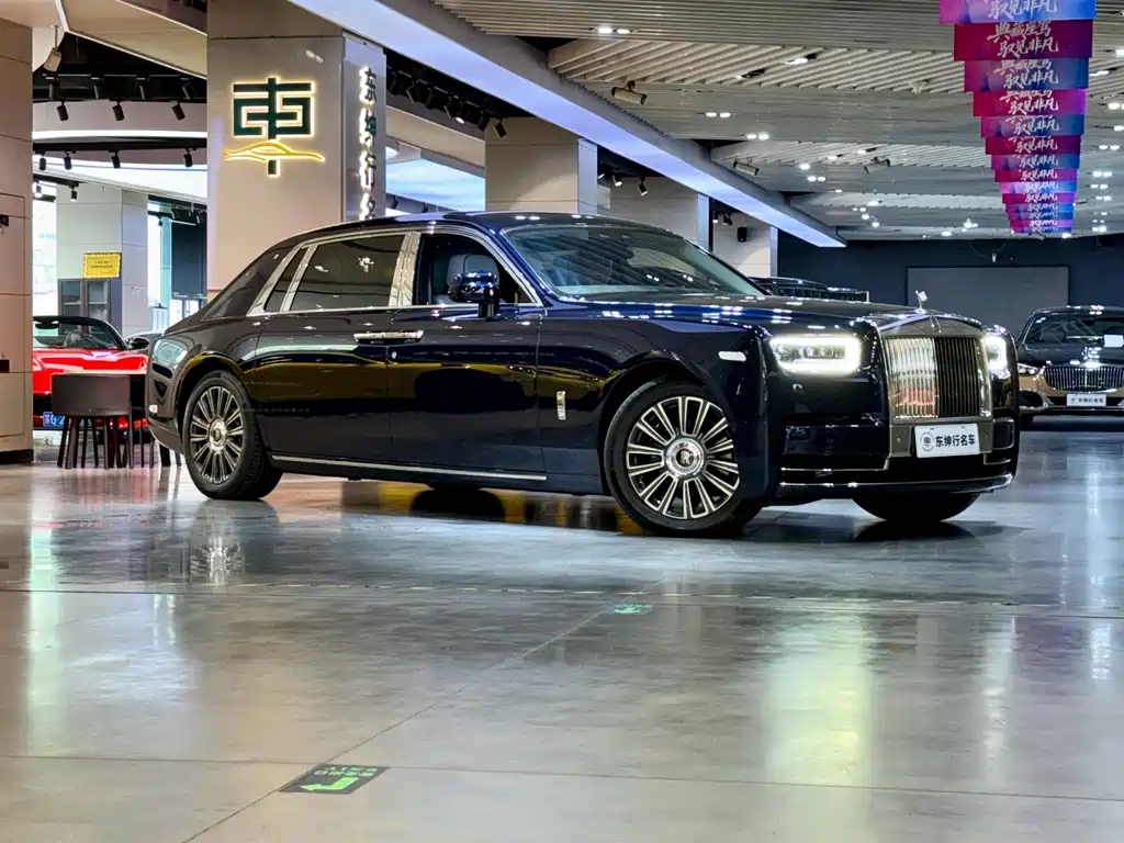 Rolls-Royce Phantom 2020 — фото 3