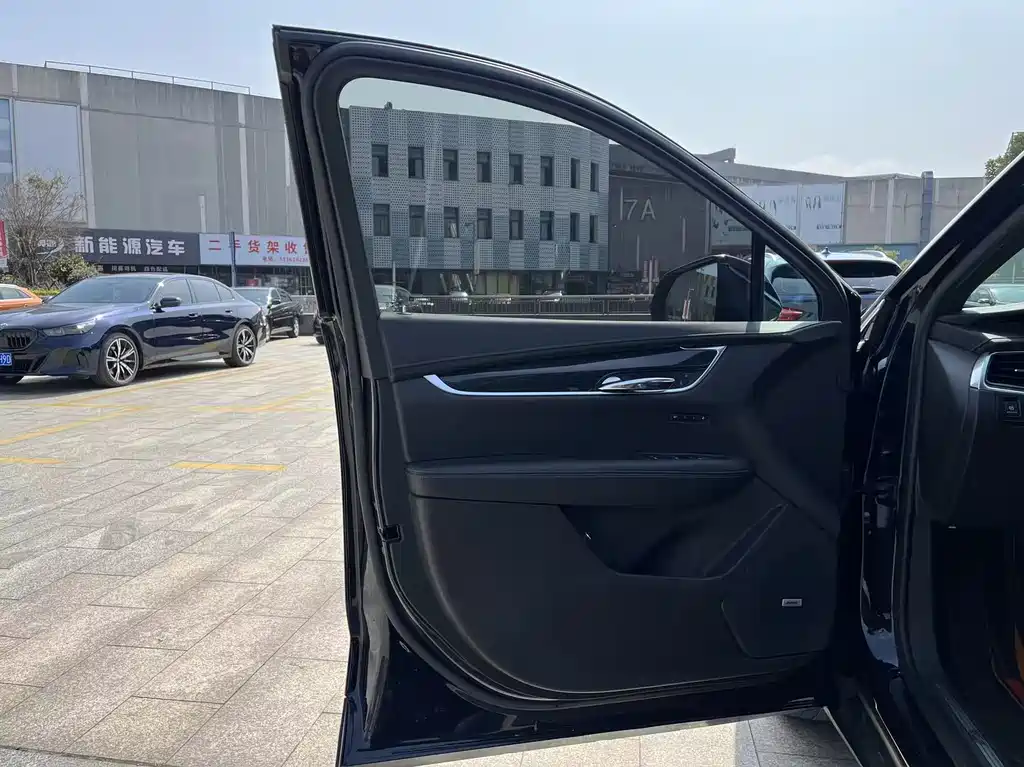Cadillac XT5 2020 — фото 10