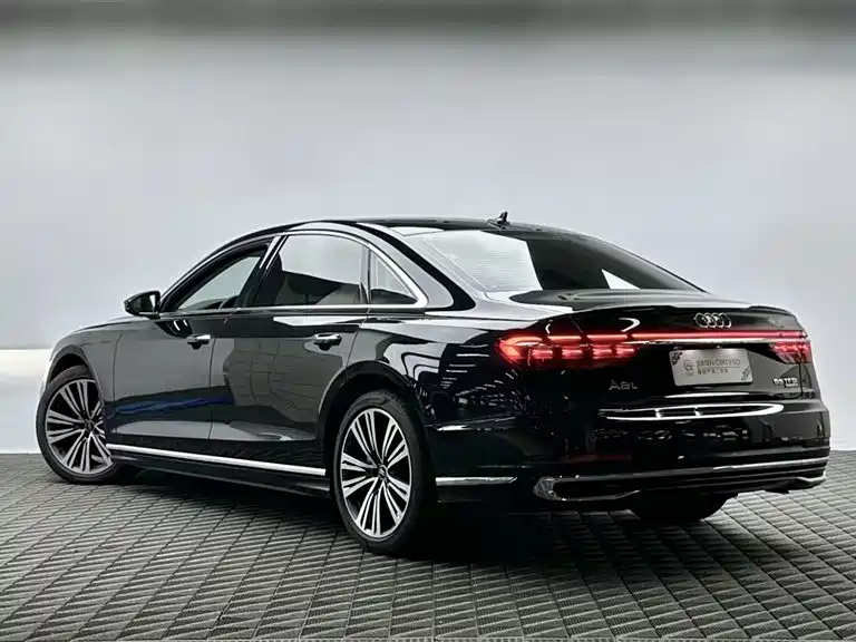 Audi A8 2024