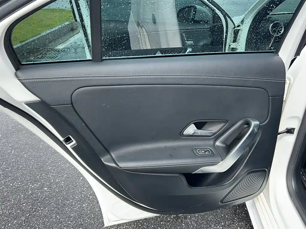 Mercedes-Benz A-Class 2021 — фото 10