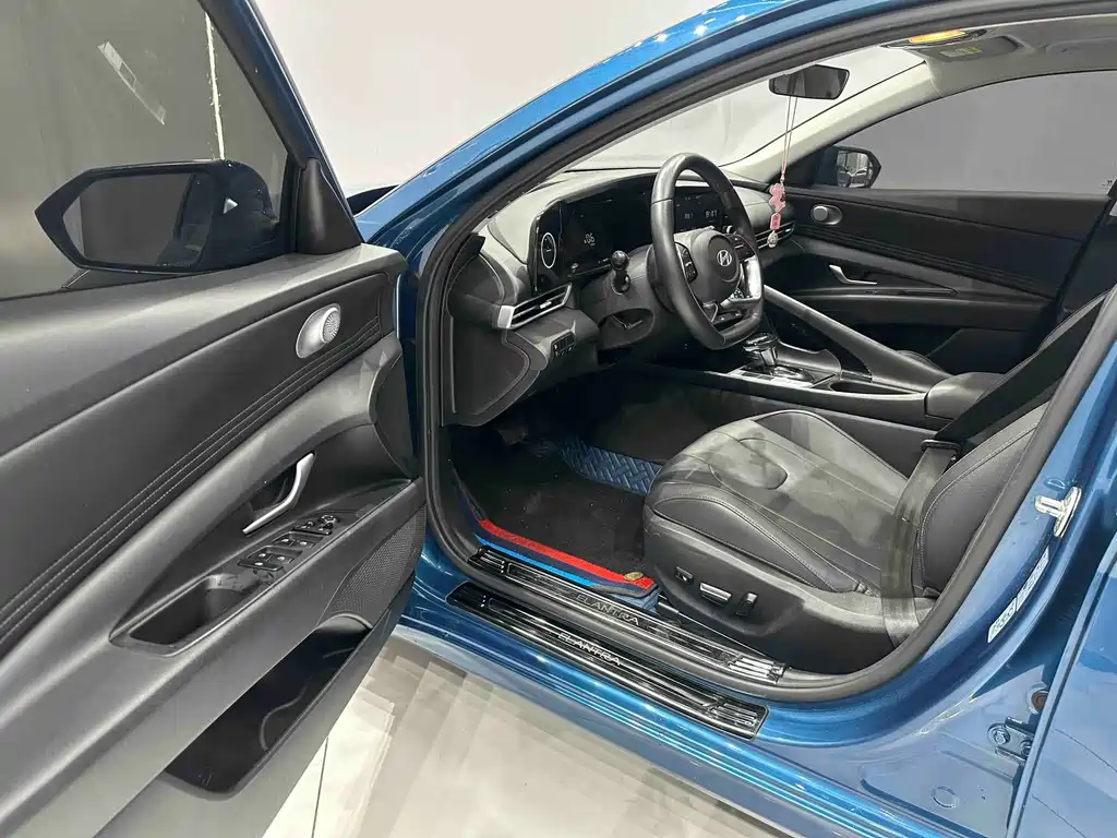 Hyundai Elantra 2023
