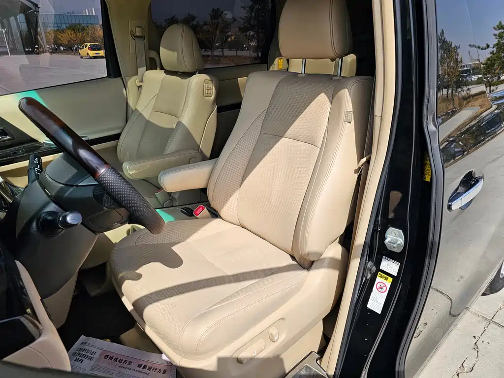 Toyota Alphard 2012 — фото 19