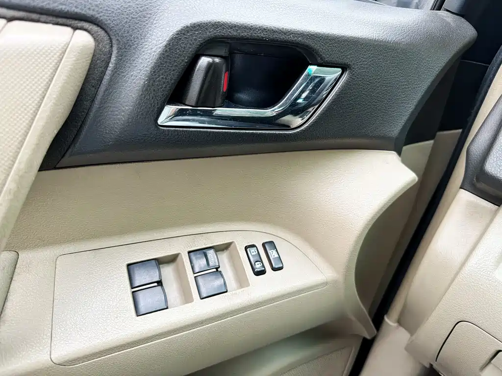 Toyota Highlander 2012 — фото 11