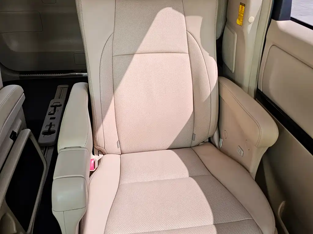 Toyota Alphard 2012 — фото 12