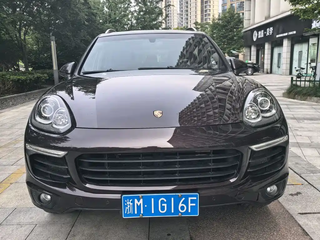 Porsche Cayenne 2016 — фото 2