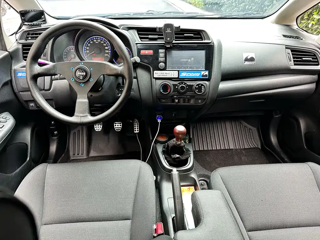 Honda Fit 2017 — фото 15