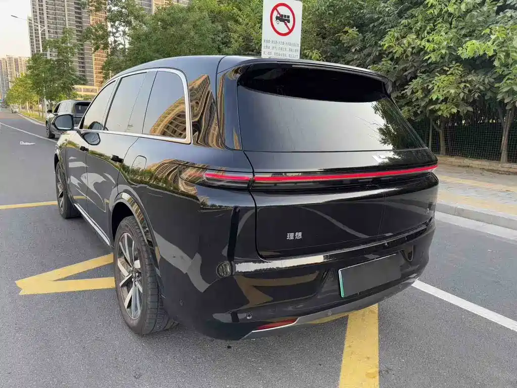 Li Auto Li L8 2024