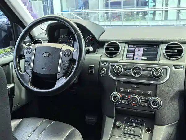 Land Rover Discovery 2015