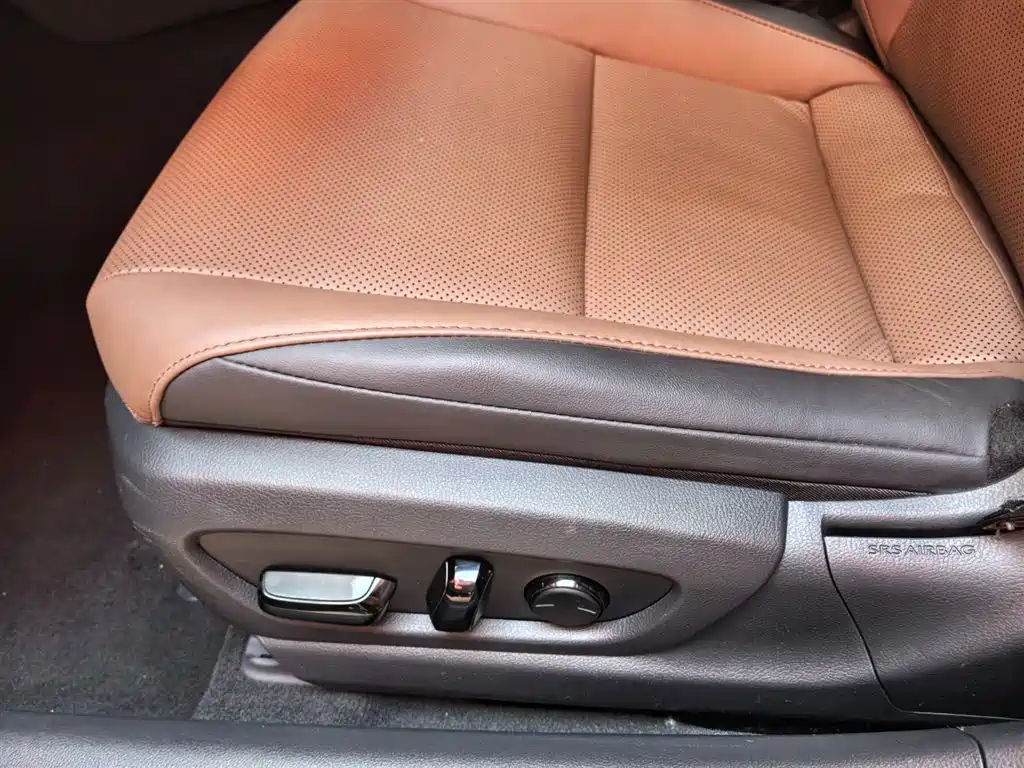 Lexus ES 2024 — фото 15