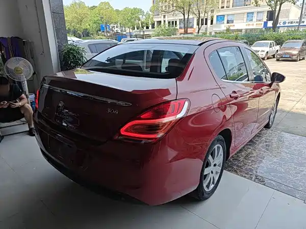 Peugeot 308 2016
