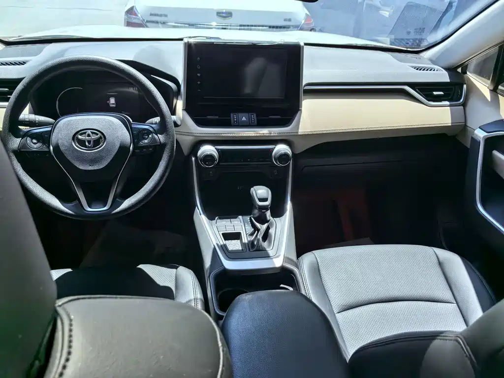 Toyota RAV4 2020 — фото 8