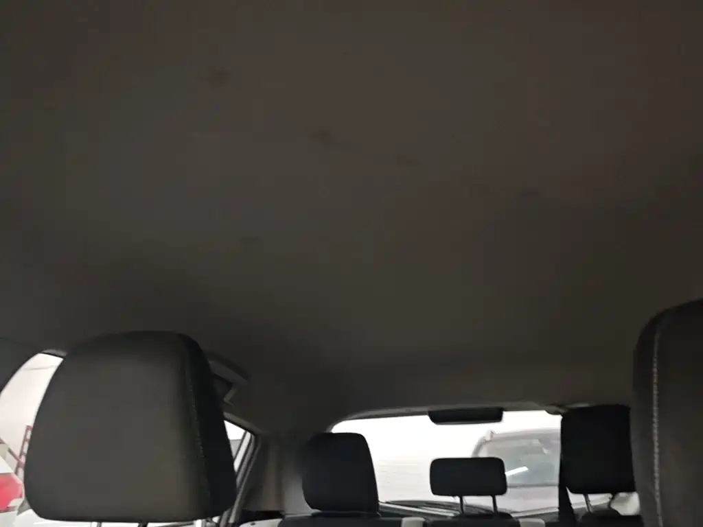 Toyota Yaris L 2020 — фото 18