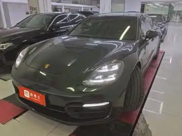 Porsche Panamera 2022