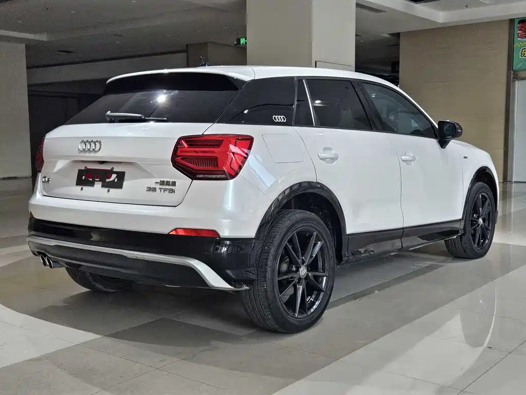 Audi Q2L 2020 — фото 12