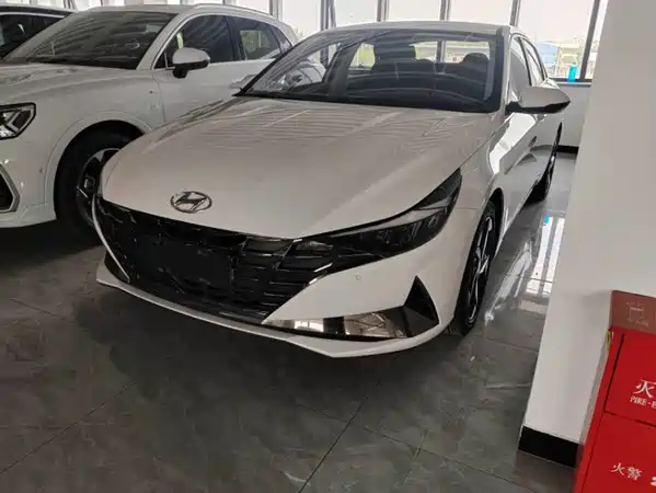 Hyundai Elantra 2023