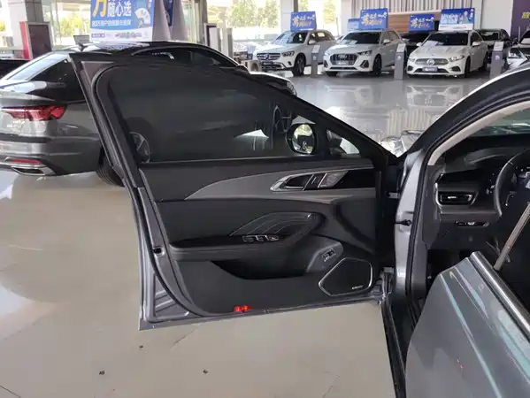 Hongqi H5 2022
