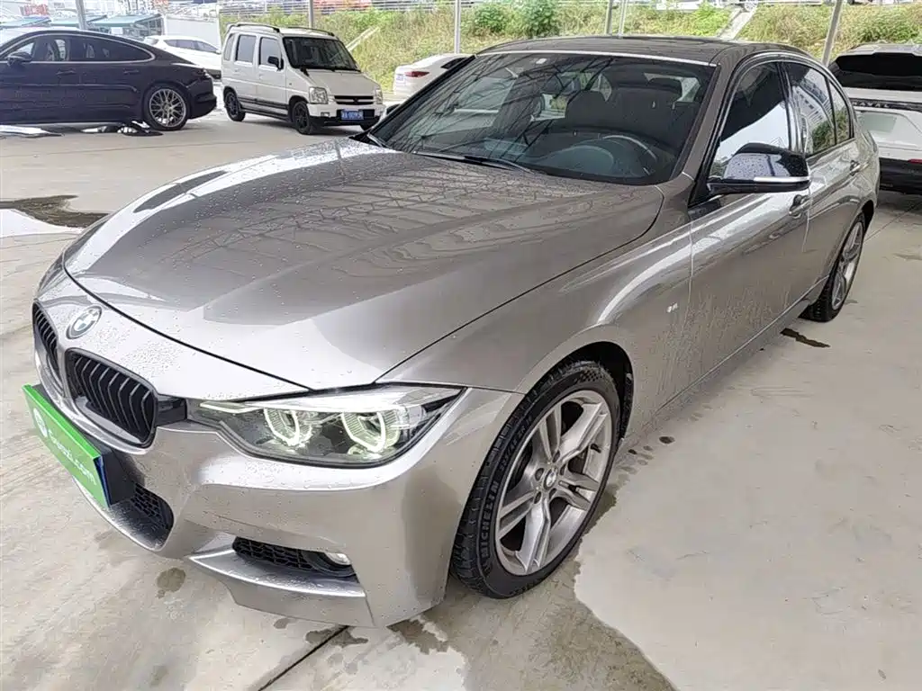 BMW 3 Series 2018 — фото 1