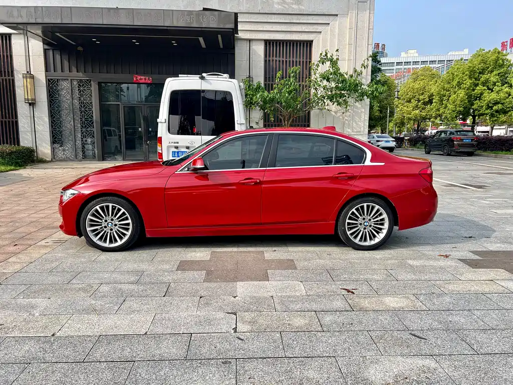 BMW 3 Series 2019 — фото 12